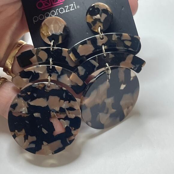 Set of three pairs of earrings tortoise gold tone dangle style boho trendy - Picture 2 of 9